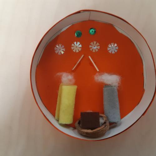 Krippe aus Käseschachtel